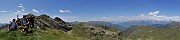 45 In vetta al Colombarolo (2307 m) con vista in Ponteranica e verso le Alpi Retiche